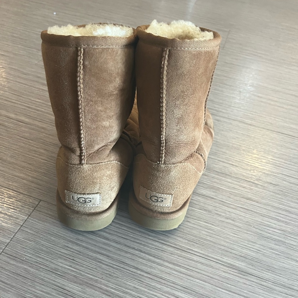 Chestnut Brown Classic Short Uggs